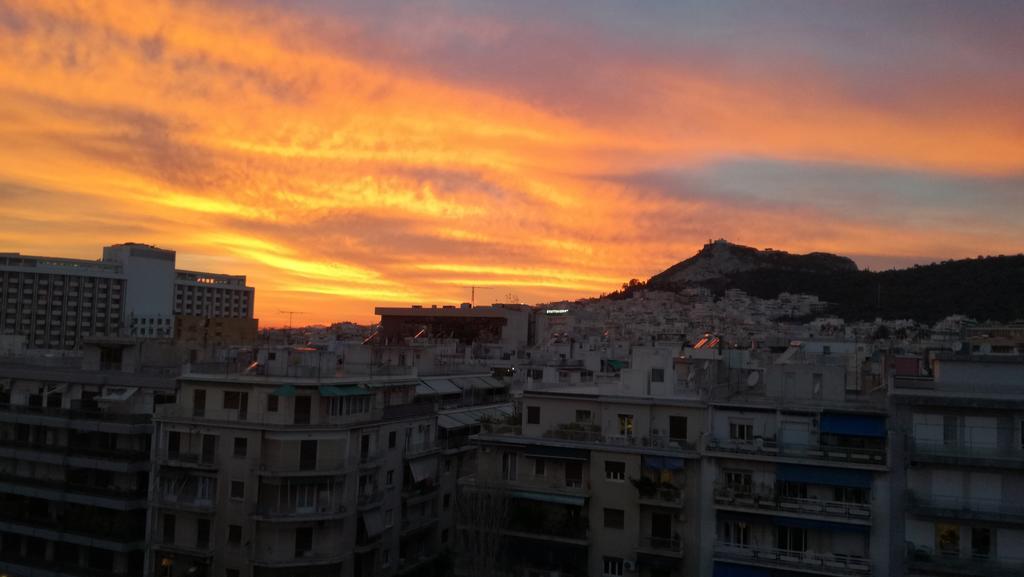 Top Floor Studio Near Metro&View&200Mbps Атина Екстериор снимка