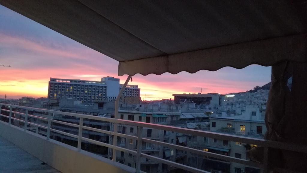 Top Floor Studio Near Metro&View&200Mbps Атина Екстериор снимка