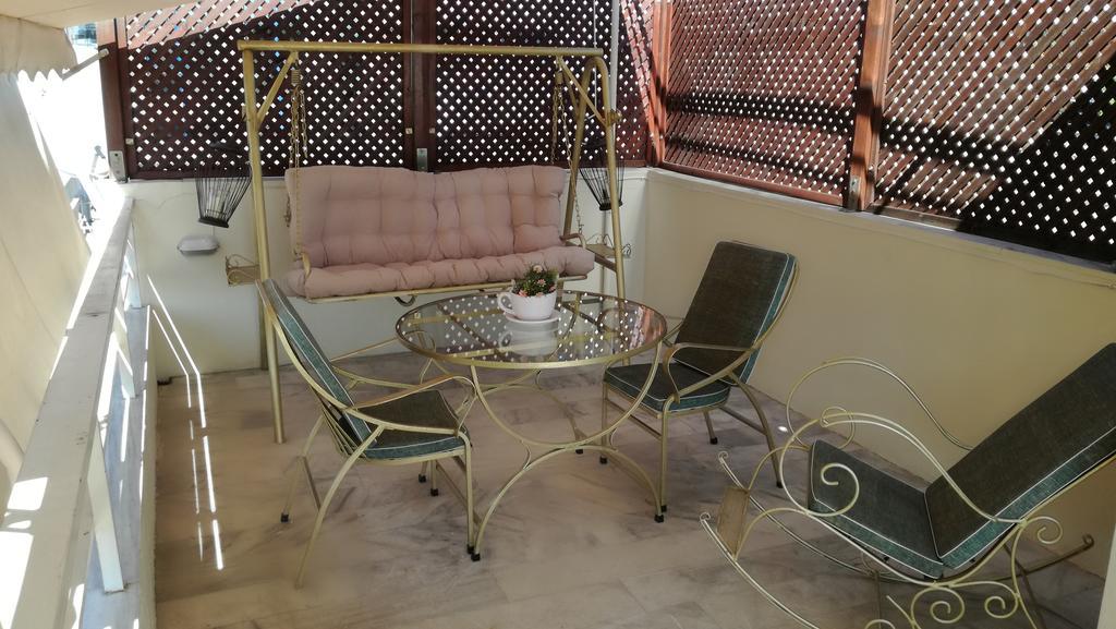 Top Floor Studio Near Metro&View&200Mbps Атина Екстериор снимка