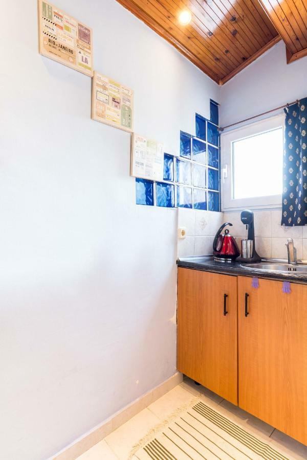Top Floor Studio Near Metro&View&200Mbps Атина Екстериор снимка